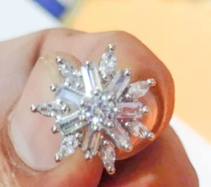 SNOWFLAKE DESIGN HD STUDS