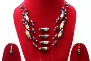 graceful golden black beads necklace