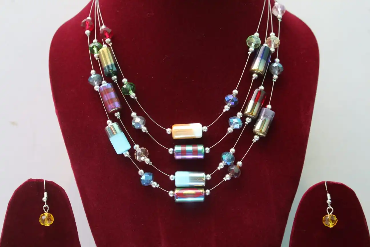 graceful shining blue beads necklace