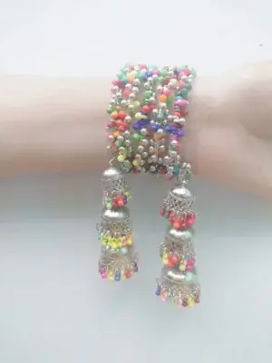 Multi colour adjustable bracelet with latkan